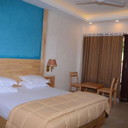 Coconhuts Beach Resort Lakshmanpur Екстериор снимка