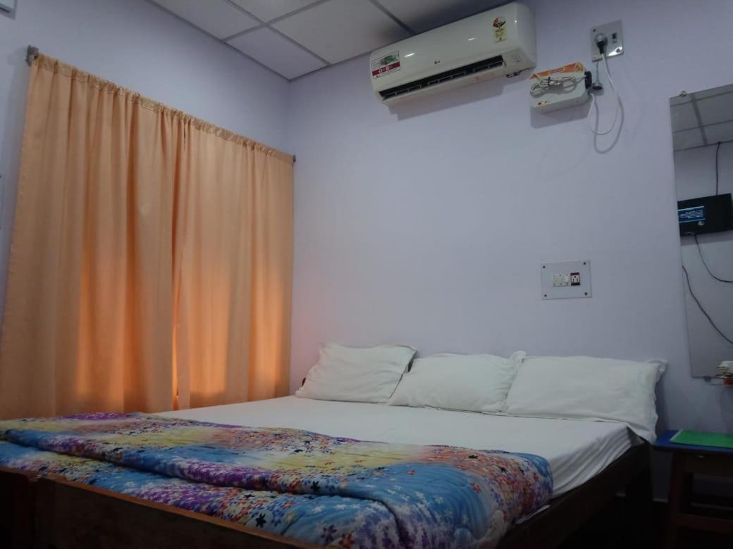 Coconhuts Beach Resort Lakshmanpur Екстериор снимка