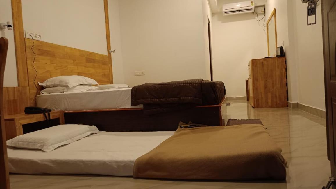 Coconhuts Beach Resort Lakshmanpur Екстериор снимка