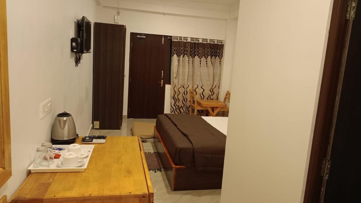 Coconhuts Beach Resort Lakshmanpur Екстериор снимка