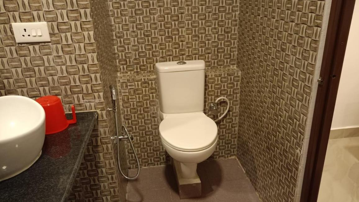 Coconhuts Beach Resort Lakshmanpur Екстериор снимка