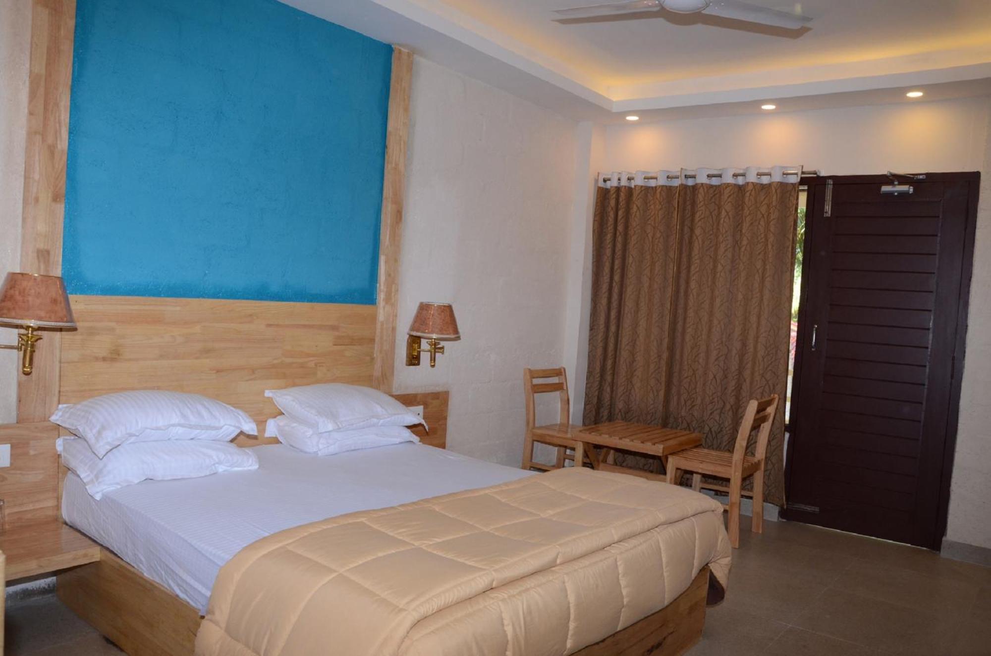 Coconhuts Beach Resort Lakshmanpur Екстериор снимка