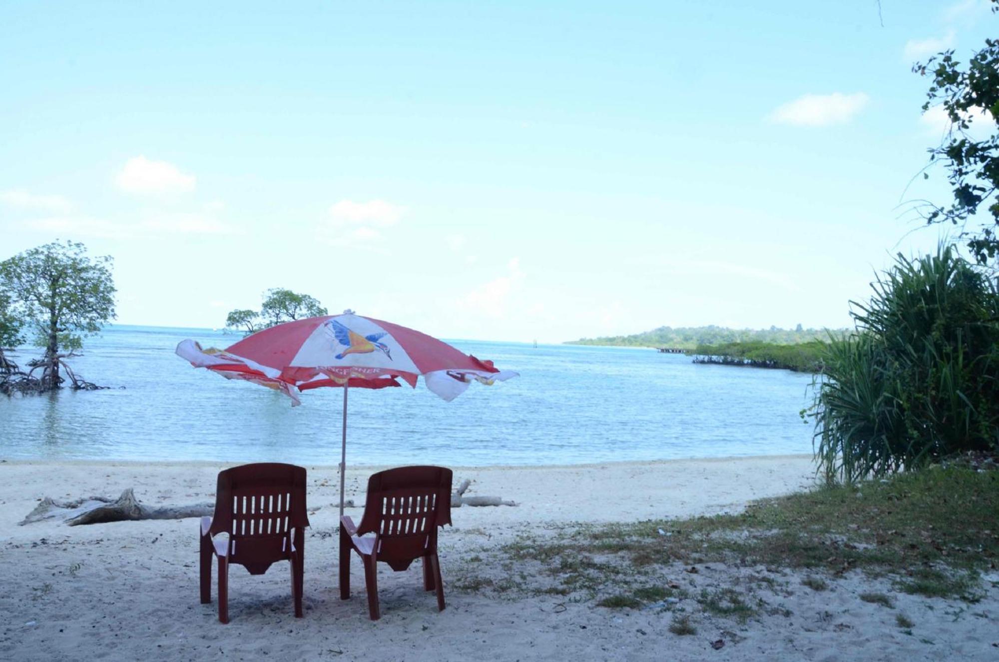 Coconhuts Beach Resort Lakshmanpur Екстериор снимка