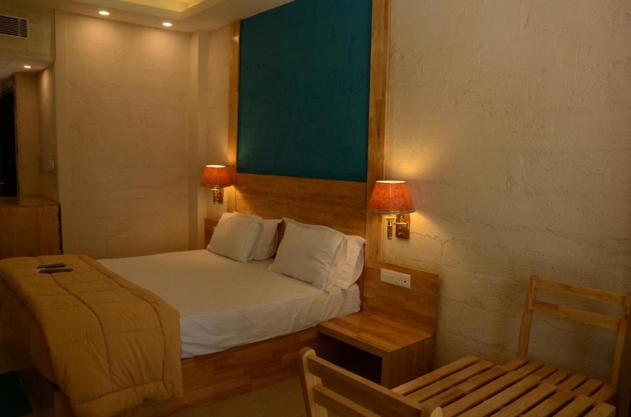 Coconhuts Beach Resort Lakshmanpur Екстериор снимка